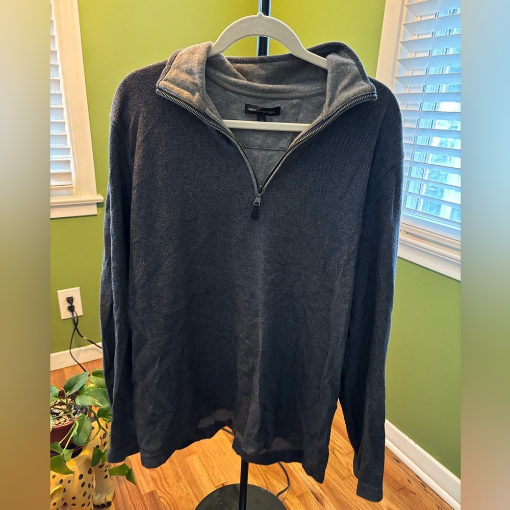 Banana Republic men’s gray half zip sweater